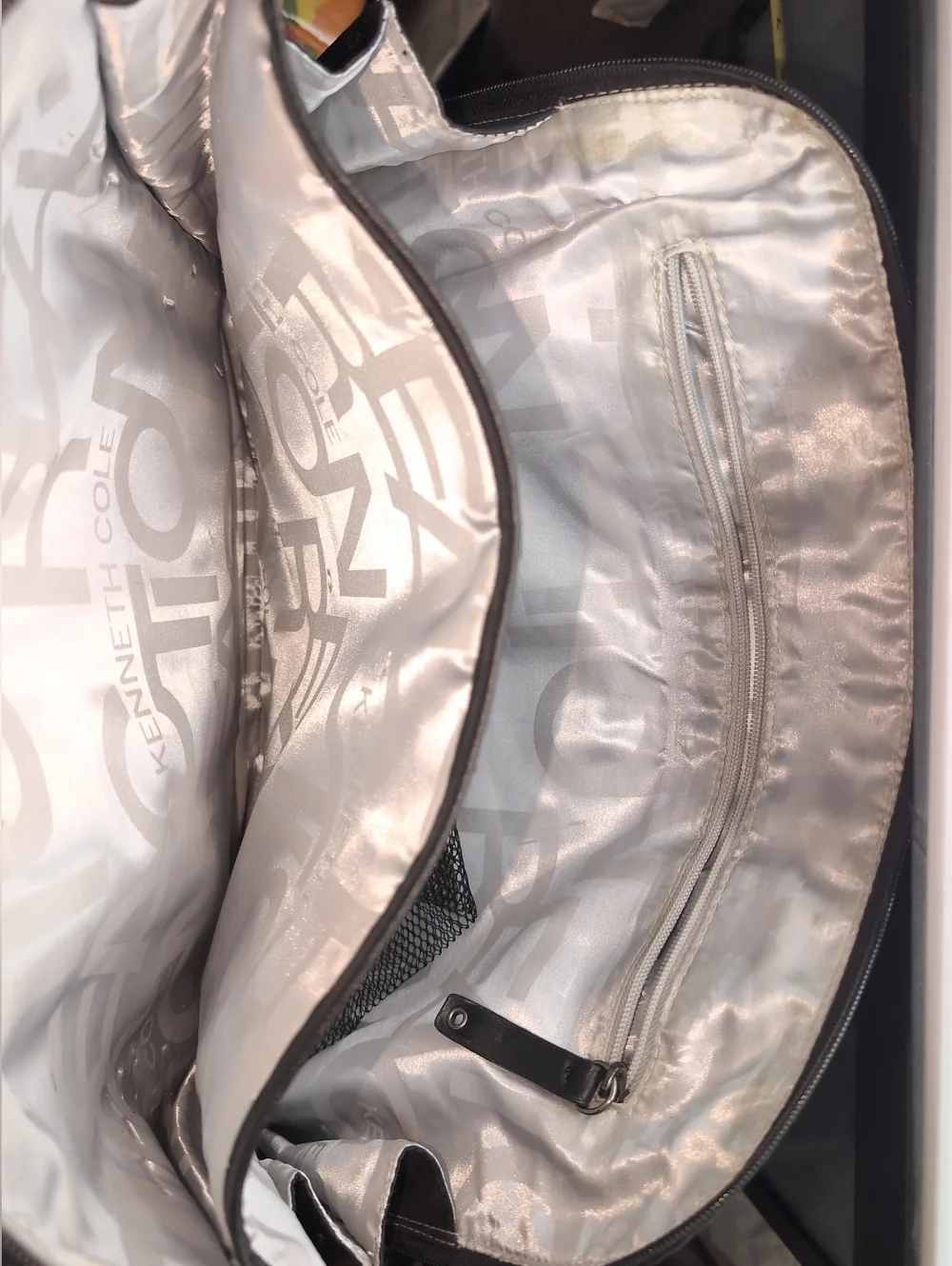 Kenneth Cole Reaction 17 Inch Laptop Shoulder Bag